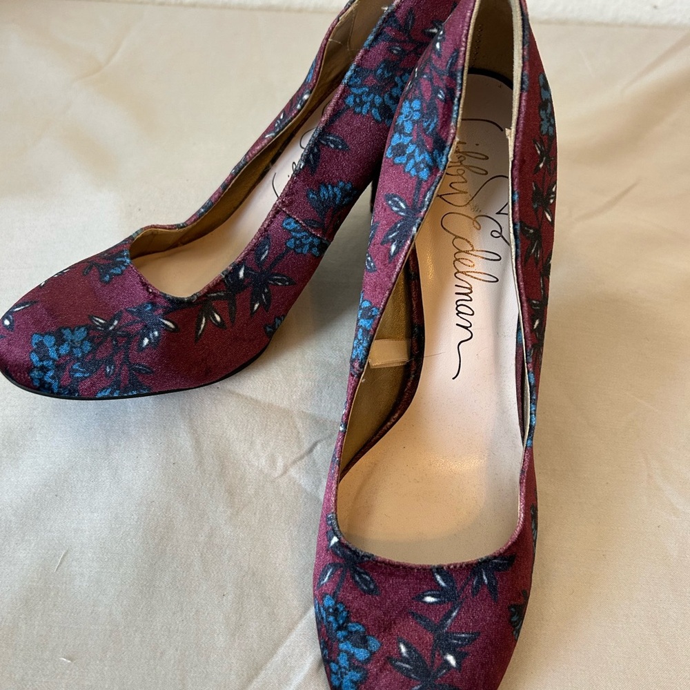 Libby Edelman Burgundy Velveteen Maroon BlueFloral Heels Size 9.5